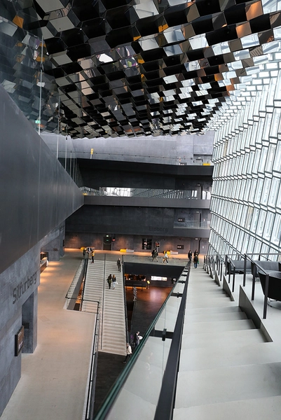 Harpa Foyer set fra øverste etage, 4. sal