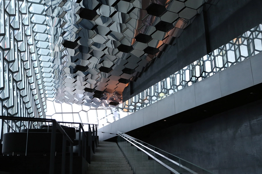 Harpa Trappeløb i foyer med udsigtsplatforme mod byen