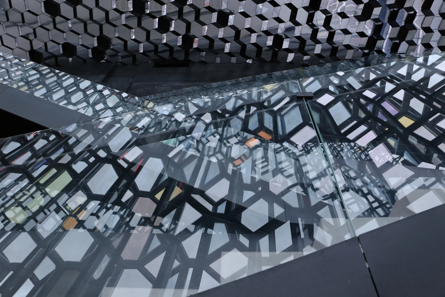 Harpa Spejlinger, gelænder