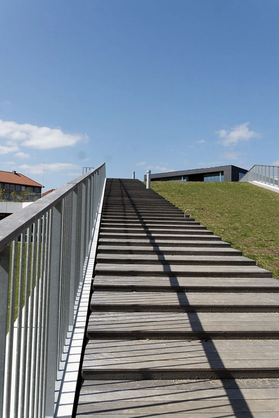 Tagensbo Skole Detalje, trappe på multihallens tag