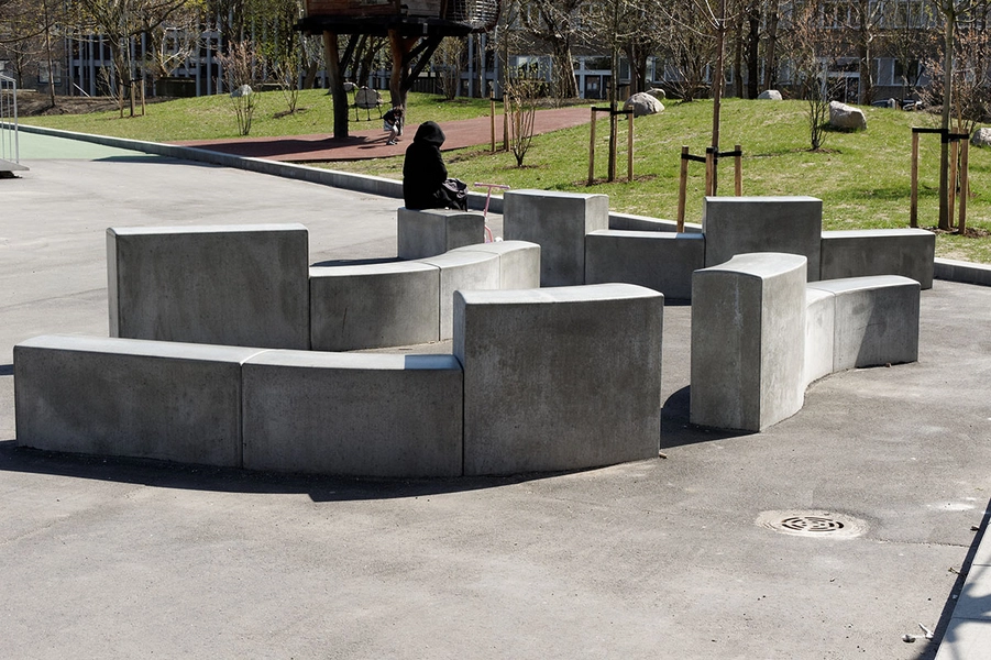 Tagensbo Skole Detalje, skolegård