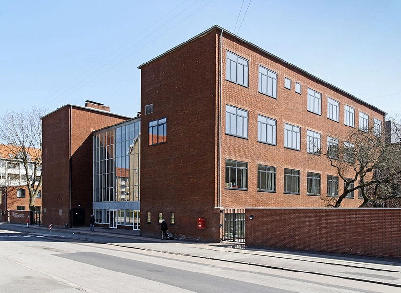 Tagensbo Skole Grundtvigskole set fra Hovmestervej