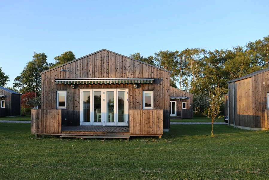 Bøgebjerg Strand Campinghytter Aftenlys