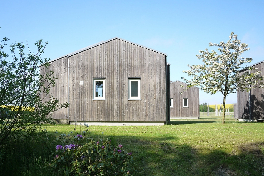 Bøgebjerg Strand Campinghytter Nordøst facade morgenlys