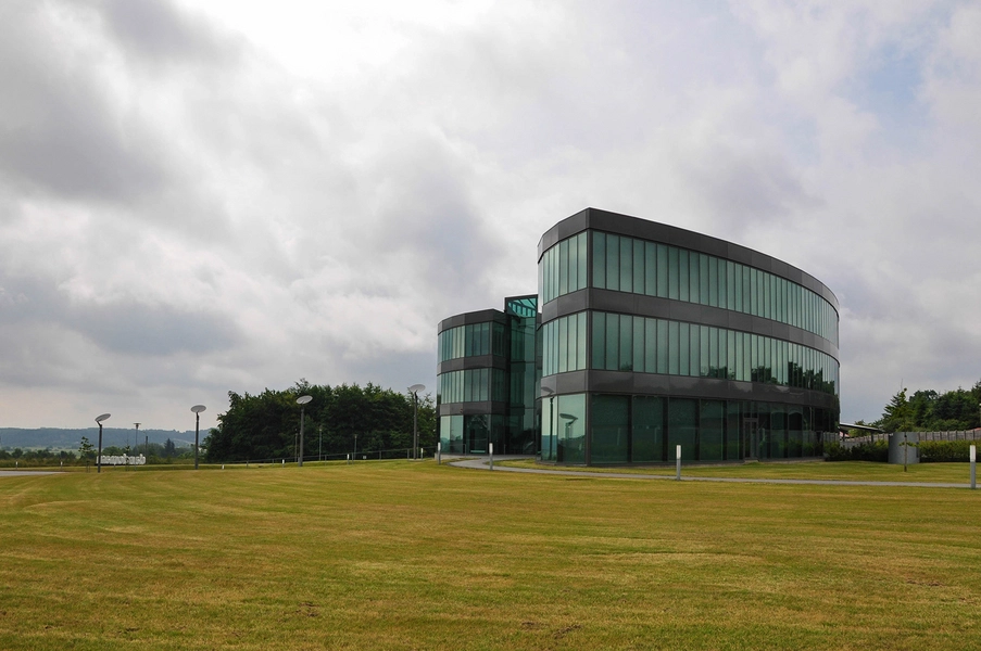 Elro Energi Domicil Bygningen set fra nord, udsigt over Gudenådalen