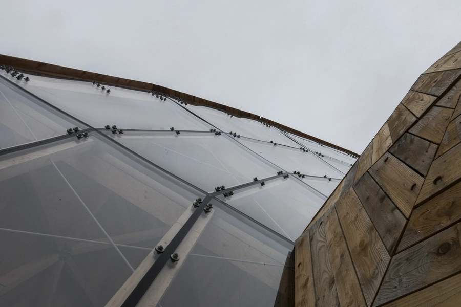 Folkemødets Forsamlingshus - under konstruktion Træ og PVC