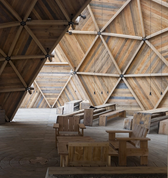 Folkemødets Forsamlingshus - under konstruktion Interiør