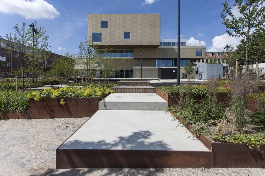 Biblioteket Rentemestervej Forplads Trappe op fra Tomsgårdsvej