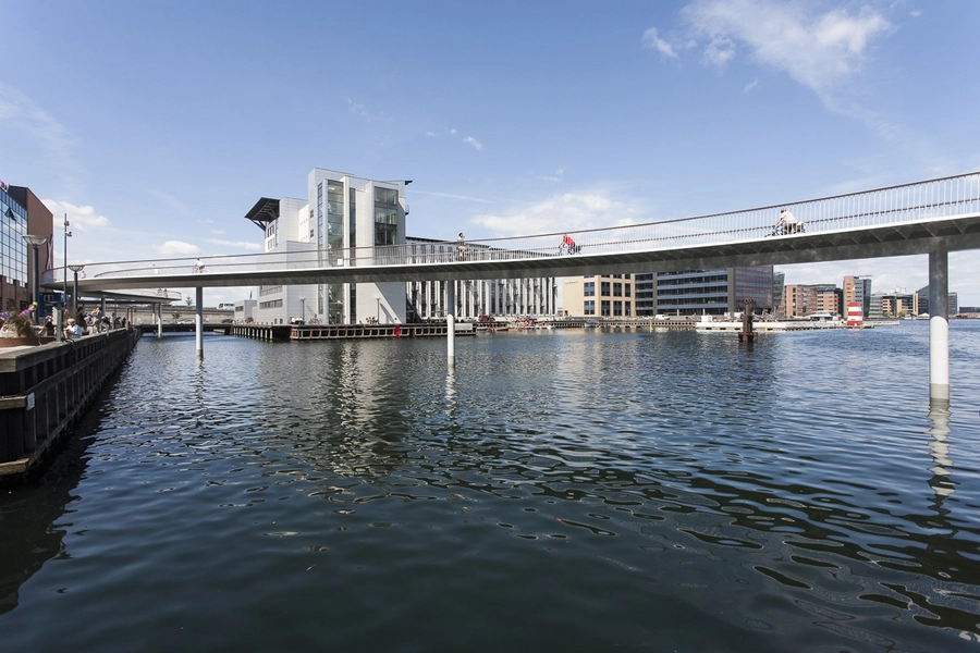 Cykelslangen Kig mod Island Hotel