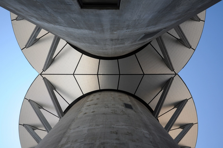 Portland Towers Sammenføjningen af de to tårne set nedefra.