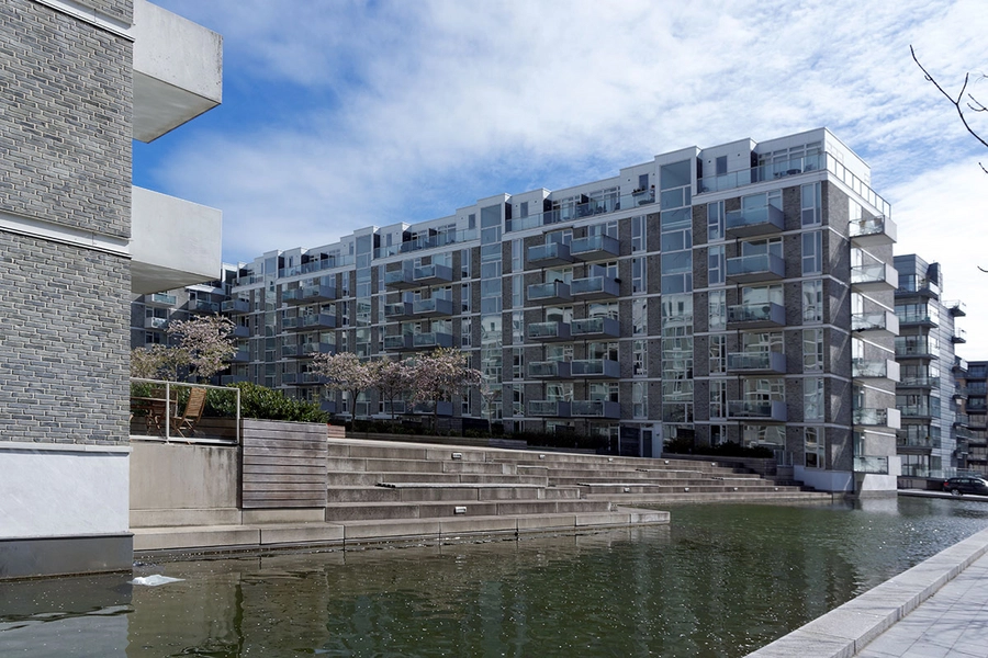 Kommandantens Gård Bebyggelsen set fra nord, blik langs kanalen