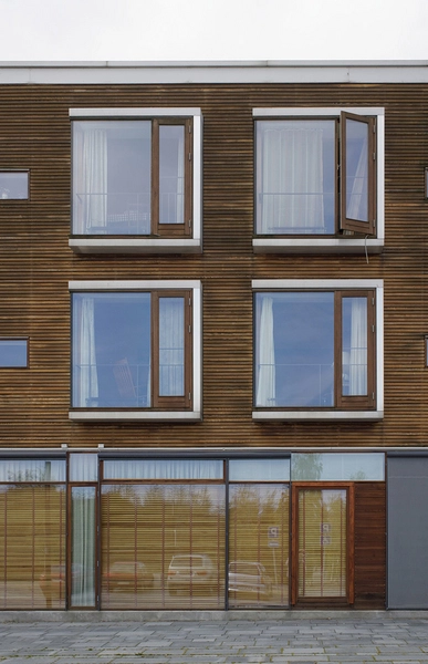 Lundehaven ældreboliger og plejecenter Detalje, facade i træ og vinduer