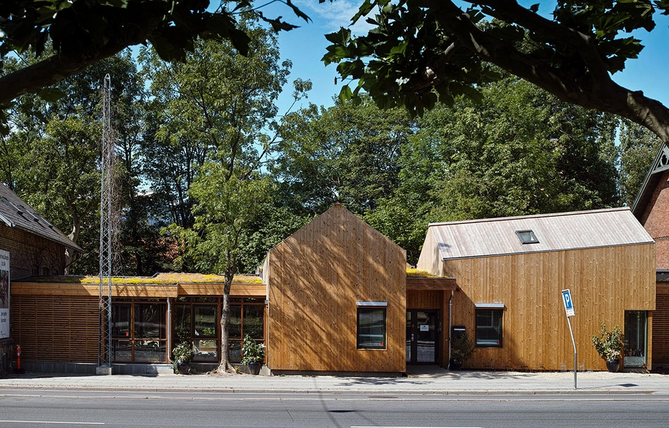 Børnehuset Marthagården Tilbygningen set fra vejen