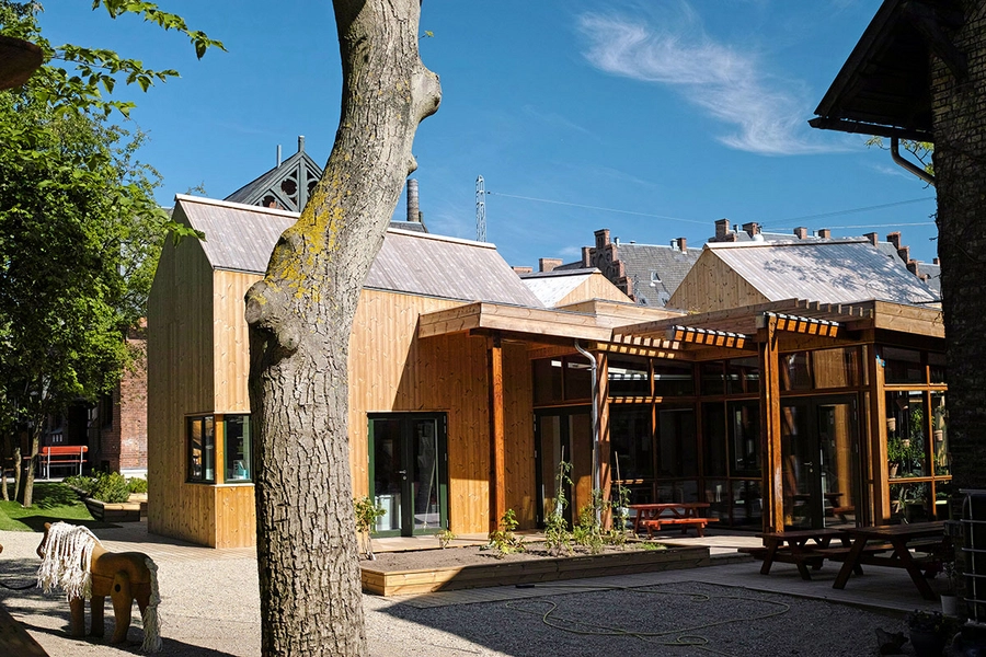 Børnehuset Marthagården Gård med legeplads