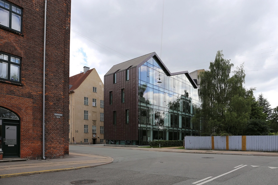 Kontorhus Halfdansgade 8 Bygningen set fra Isafjordsgade