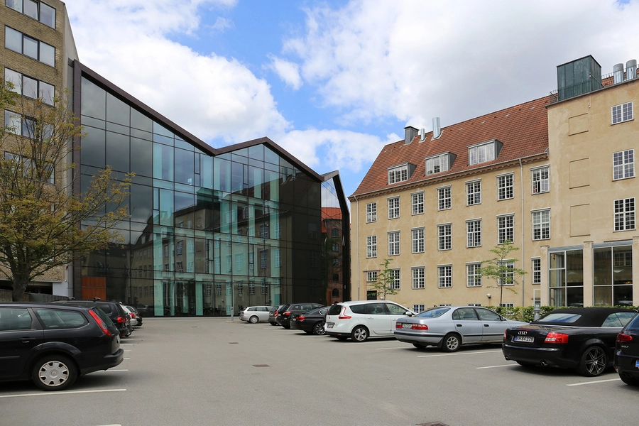 Kontorhus Halfdansgade 8 Syd-øst facade, parkering