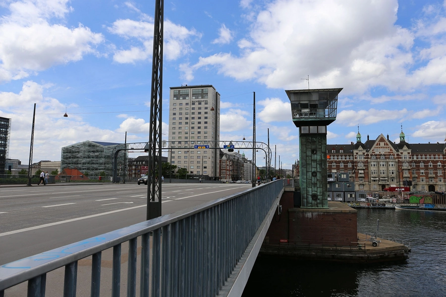 Langebro Brotårnets møde med vandet