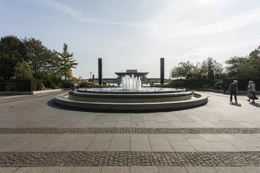 Amaliehaven Kig langs hovedaksen over mod Operaen