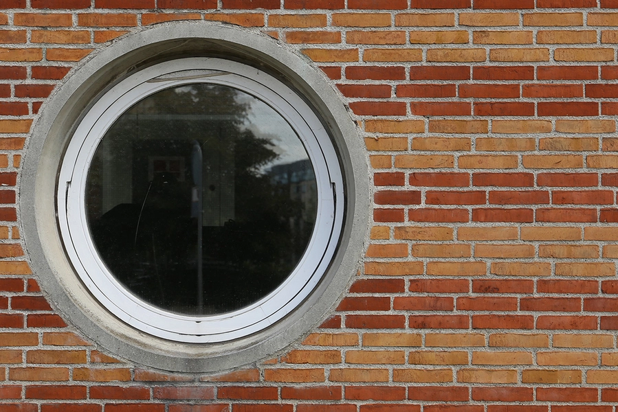 Statens Serum Institut Detalje, rundt vindue, indfatning