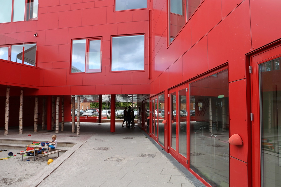 Det Røde Hjørne Entresituation, gårdrum