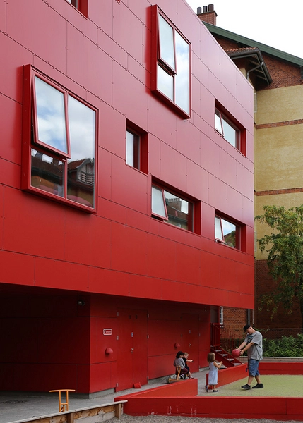 Det Røde Hjørne Entresituation, gårdrum