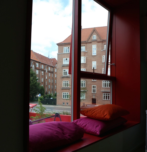 Det Røde Hjørne Detalje, interør, vindue med læseplads