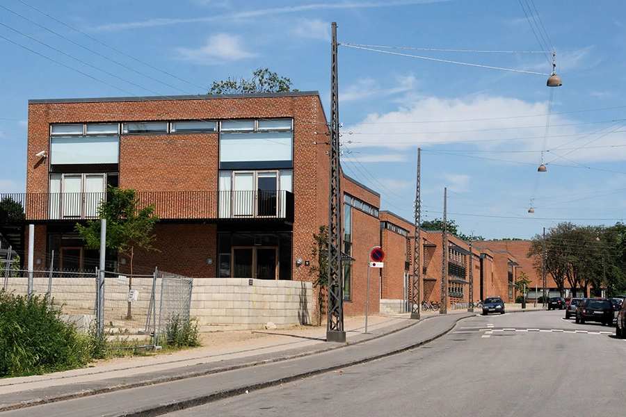 Utterslev Skole Bygningen set fra vest, langs Skoleholdervej