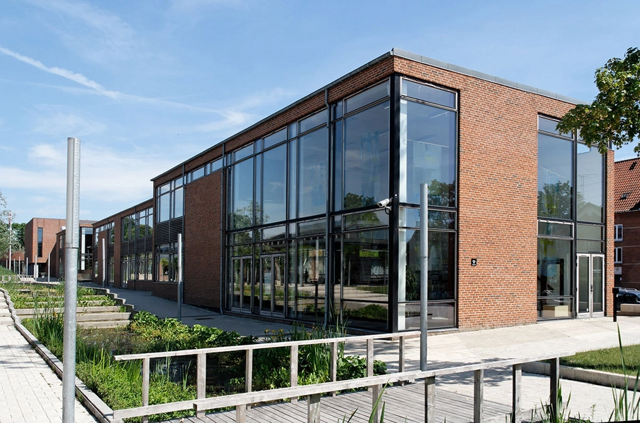 Utterslev Skole Bygning og kanal
