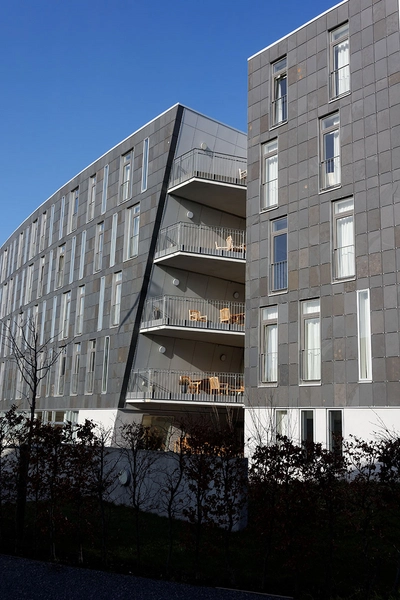 Ellipsen, Flintholm Plejeboliger Sildser i langsiderne trækker lys ind i bygningens centrale fællesarealer