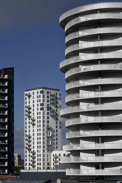 Twister Facade og omgivelser. Set fra syd.