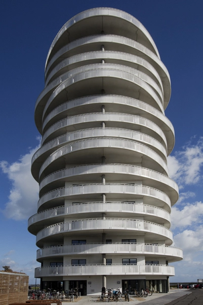 Twister Facade set fra vest.