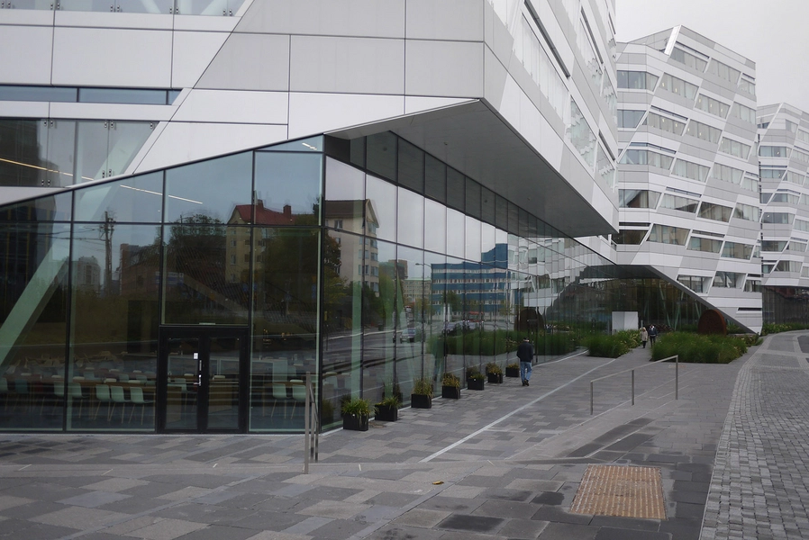 Swedbank hovedkontor Hjørne mod Landsvägen