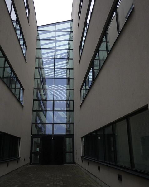 AlbaNova Indgang til overdækket forbindelsesgang i vest