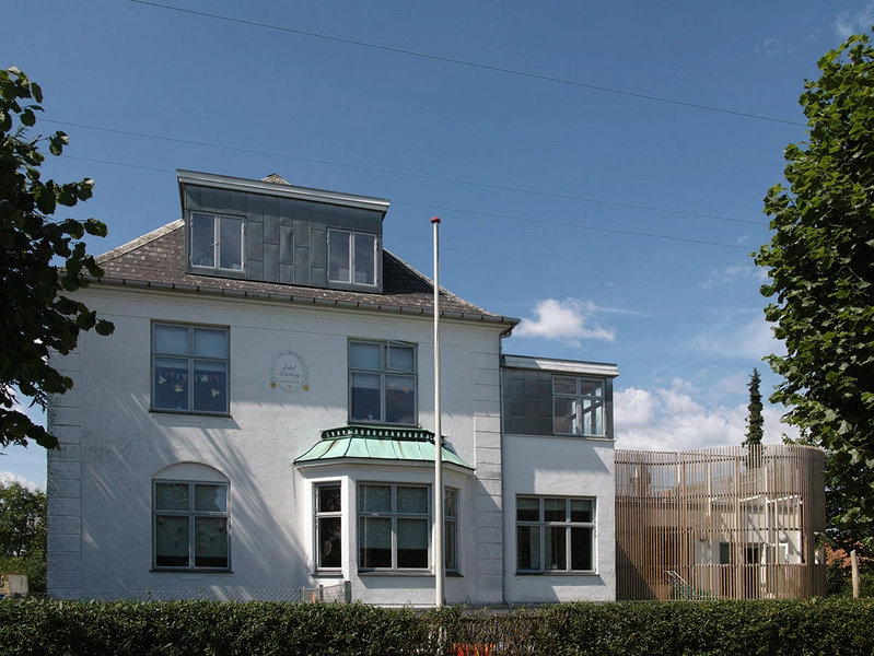 Edel Liisbergs Børnehave Børnehaven set fra vejen