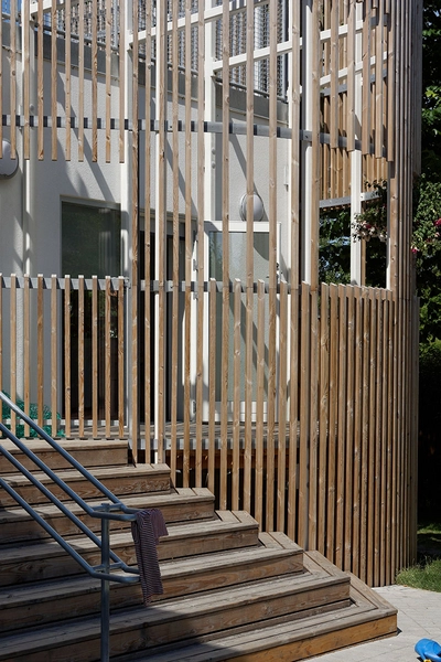 Edel Liisbergs Børnehave Lameller og trappe