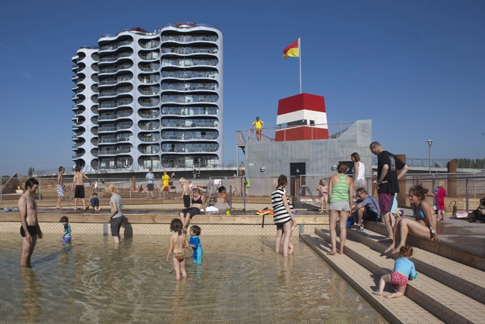 Coral Bath Det 0,3 meter dybe soppebassin.