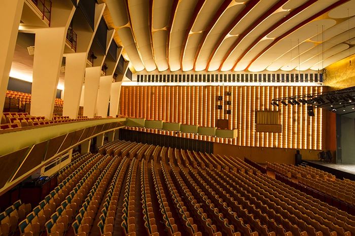 Tivolis Koncertsal Koncertsalen efter restaureringen i 2005, bærende konstruktion