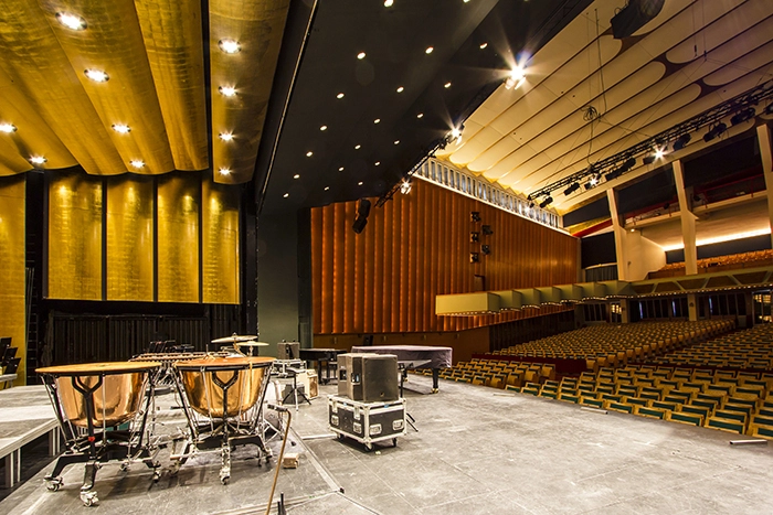 Tivolis Koncertsal Koncertsalen efter restaureringen i 2005, scene