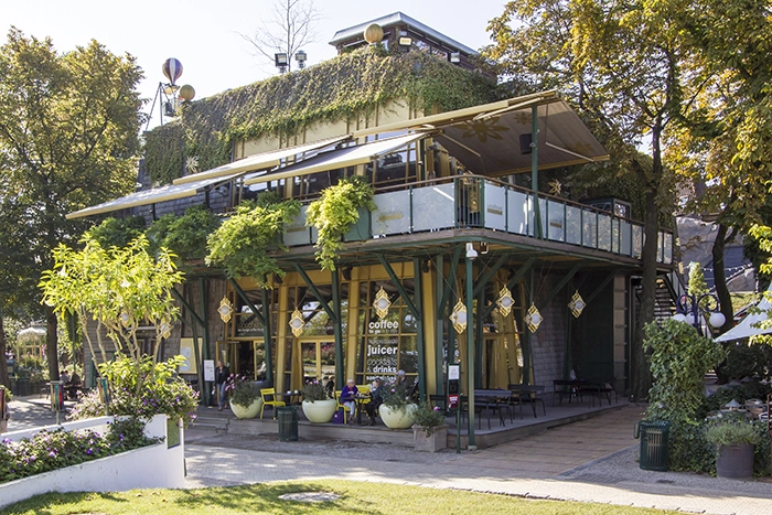 Woodhouse Tivoli Cafe med udeservering