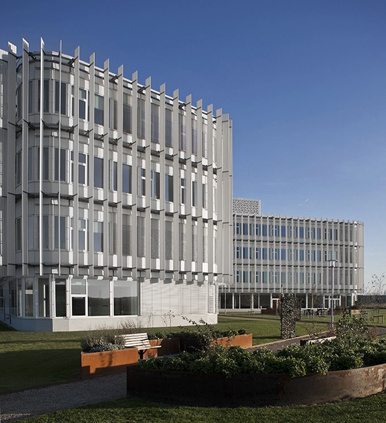 Handicaporganisationernes Hus Haveanlæg mod vest