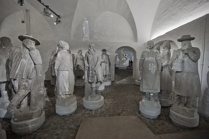 Kongernes Lapidarium Skulpturer fra Nordmandsdalen i Fredensborg Slotshave.