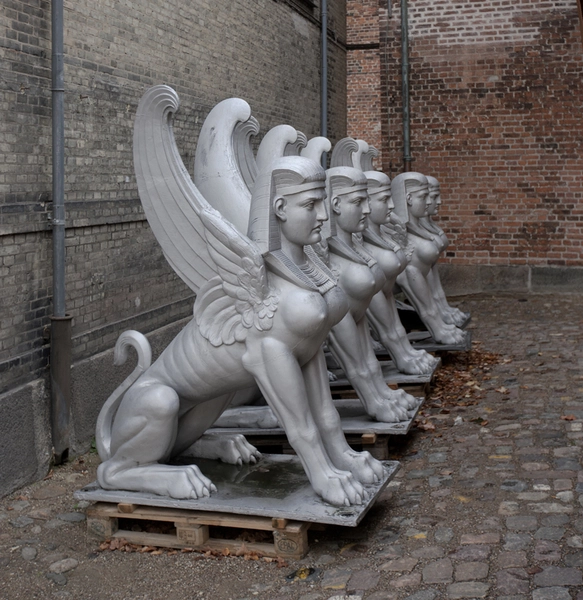 Kongernes Lapidarium Fra gårdhaven