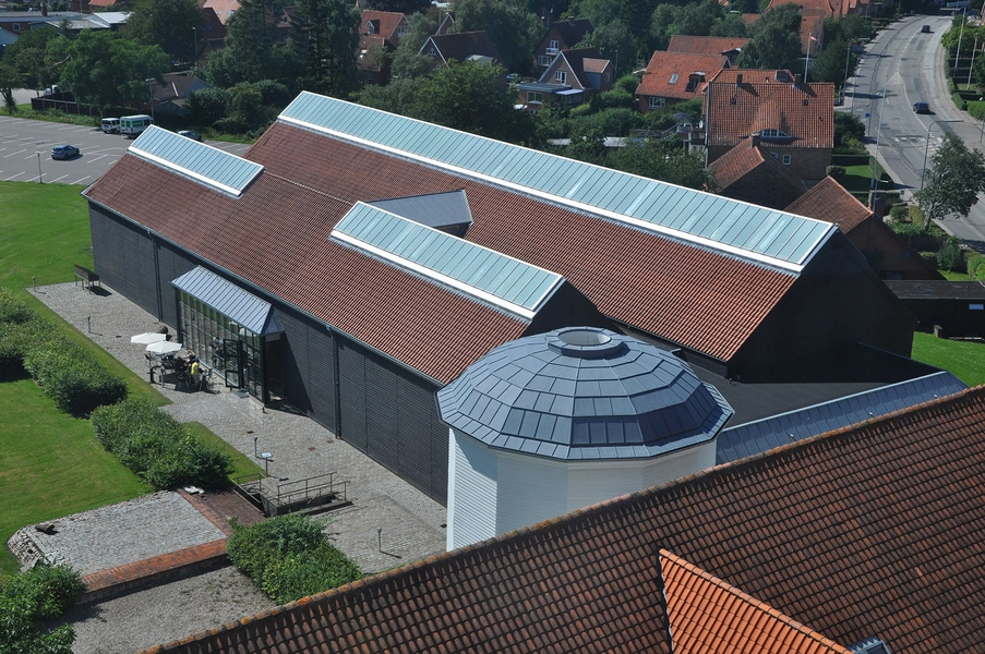 Kunstmuseet i Tønder - Tønder Vandtårn Kig fra vandtårnets top ud over museets tilbygning