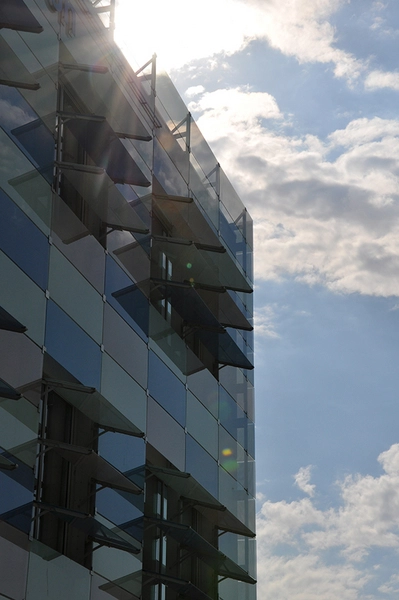 Geodis Wilson Logistikcenter Facadens mosaik mimer himlens nuancer