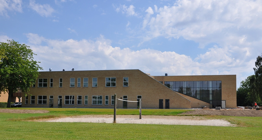 Horsens Statsskole Den nye sciencebygning set fra sportspladsen