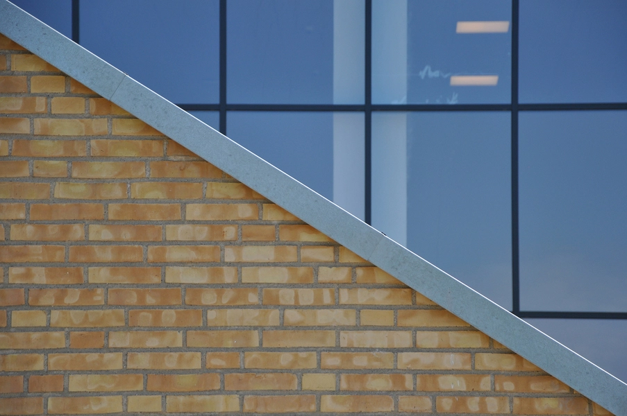 Horsens Statsskole Detalje, mur og glas