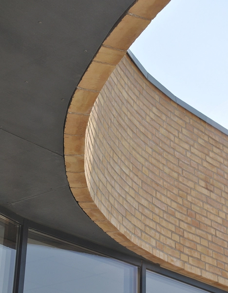 Horsens Statsskole Bløde kurver i murværk