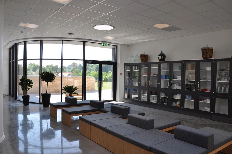 Horsens Statsskole Loungemøbel i bygningens øverste etage