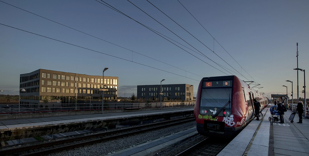 Egedal Rådhus og Sundhedscenter Set fra Egedal S-tog station