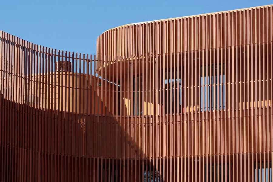 Forfatterhuset Detalje, solskærm